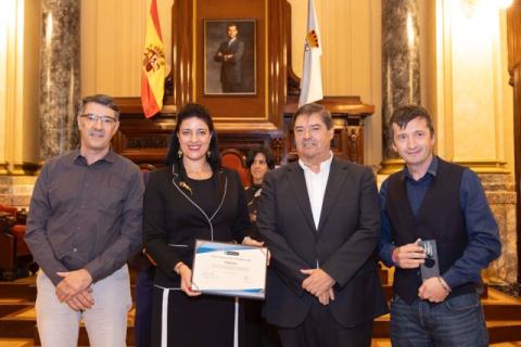 Julio Bernués, Raquel Villacampa y Pedro Miana en la entrega de premios